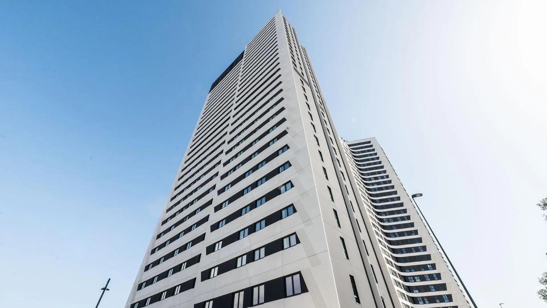 Sky Urban Tower Daire Málaga 0*,  İspanya